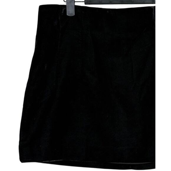 NWT Zara Soft Velvet Velour Straight Mini Skirt Zip Up Closure L Black #3823 - Picture 5 of 15